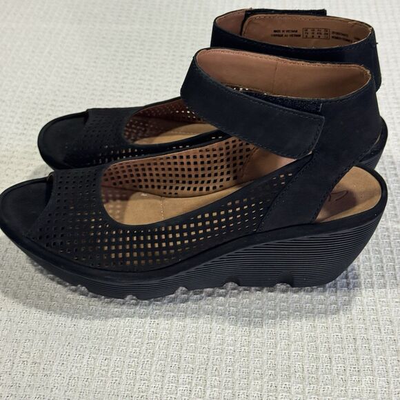 CLARKS Reedly Salene Ankle Strap Sandals Women 10M Black Leather Wedge Open Toe - Picture 1 of 9